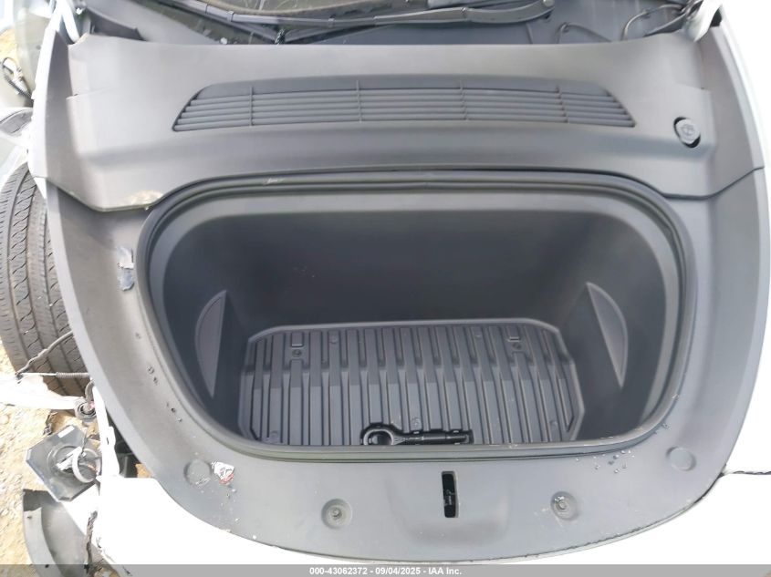 2023 Tesla Model Y Awd/Long Range Dual Motor All-Wheel Drive VIN: 7SAYGDEE4PA083826 Lot: 43062372