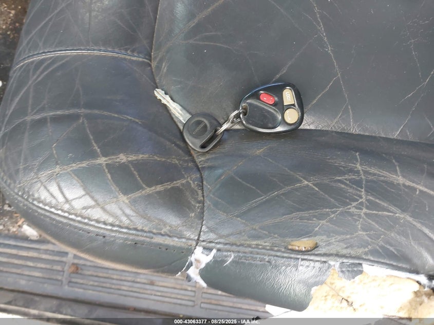 2000 Chevrolet Silverado 2500 Ls VIN: 1GCGK29U7YE290102 Lot: 43063377