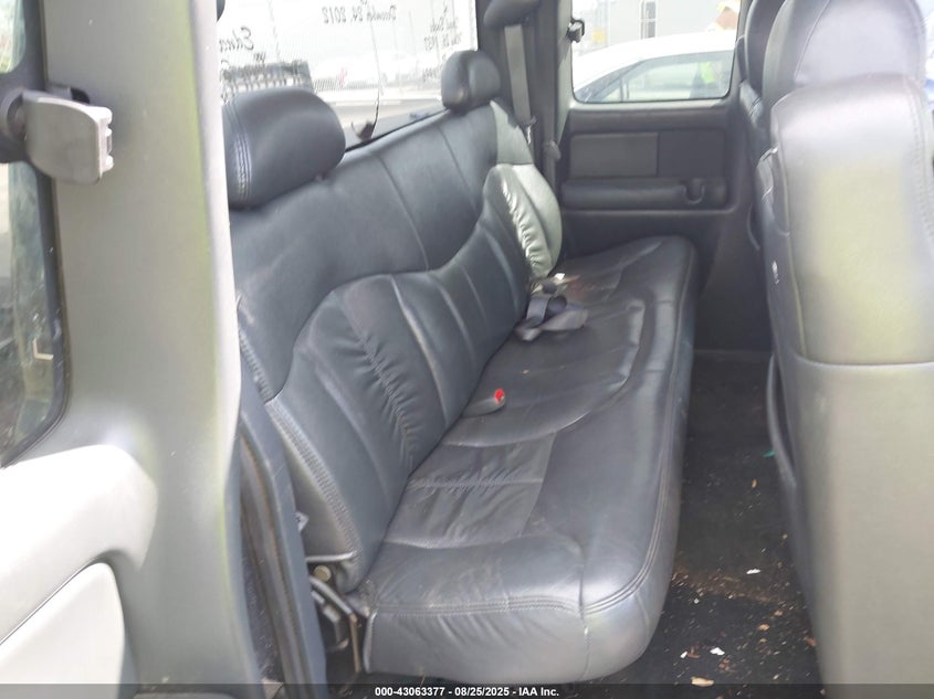 2000 Chevrolet Silverado 2500 Ls VIN: 1GCGK29U7YE290102 Lot: 43063377