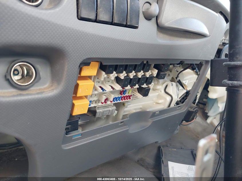 2016 Isuzu Npr Hd Gas Reg VIN: 54DC4W1BXGS801422 Lot: 43063405