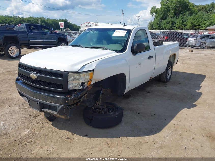 1GCEC14X58Z315863 2008 CHEVROLET SILVERADO photo no. 2