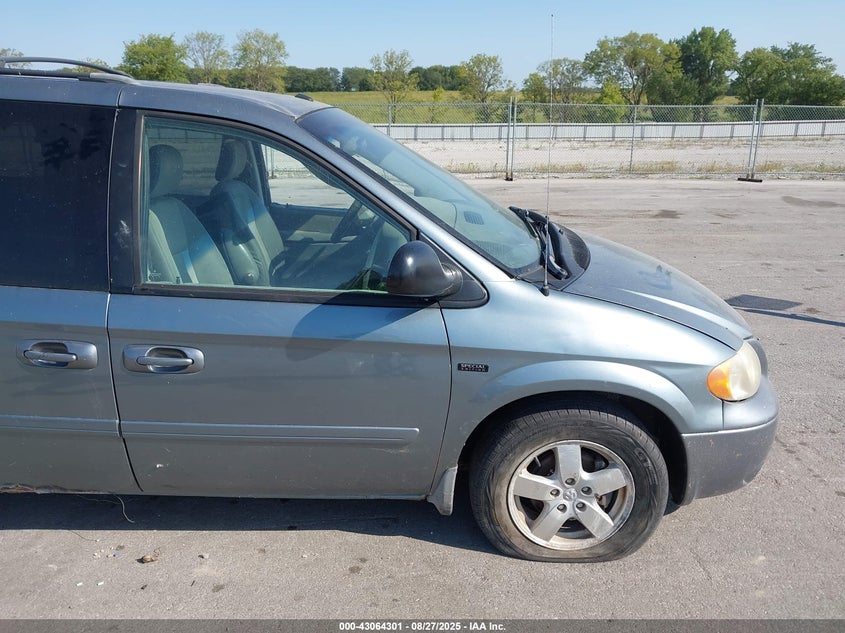 2007 Dodge Grand Caravan Sxt VIN: 2D4GP44L47R150184 Lot: 43064301