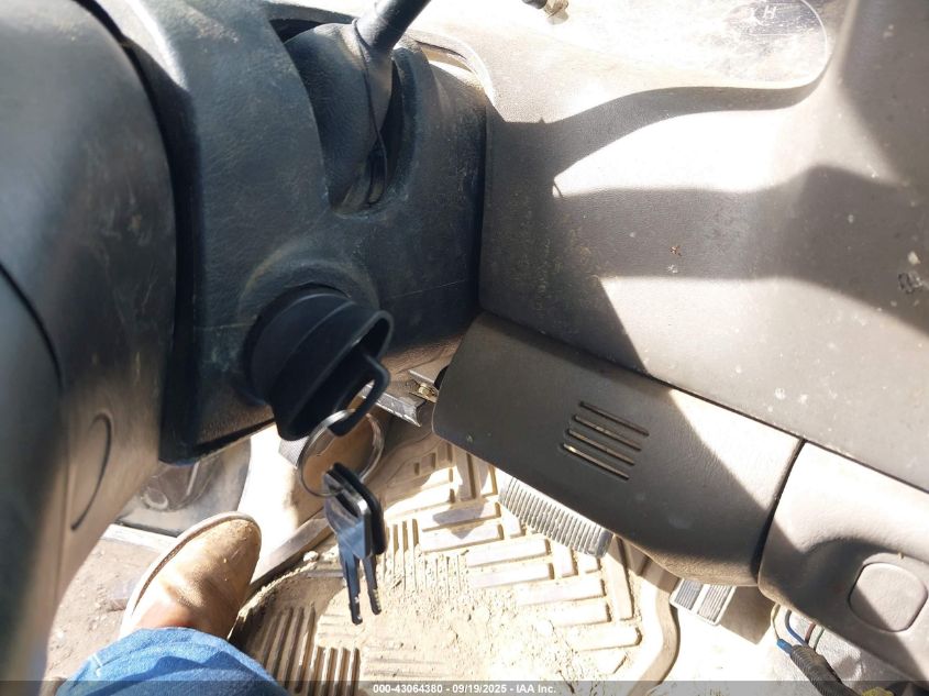 2004 Ford F-250 Xl/Xlt VIN: 1FTNF21L24EC69084 Lot: 43064380