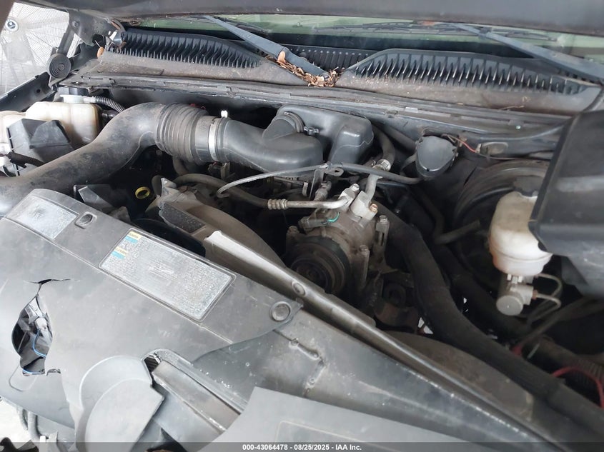 2005 Chevrolet Silverado Work Truck VIN: 1GCEC14X45Z2155 Lot: 43064478