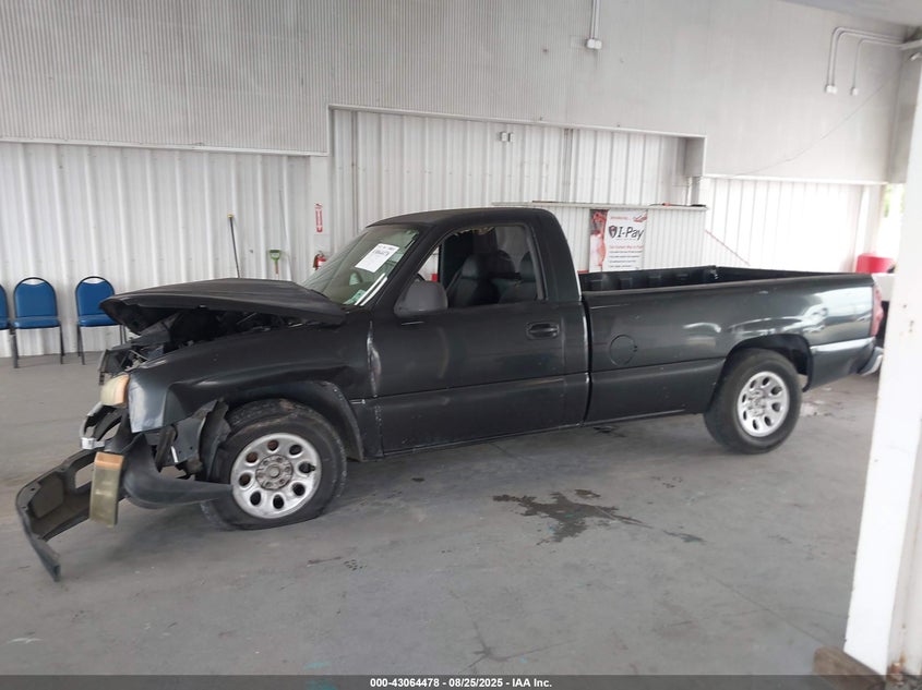 2005 Chevrolet Silverado Work Truck VIN: 1GCEC14X45Z2155 Lot: 43064478