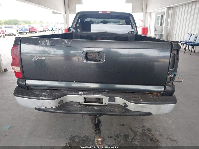 2005 Chevrolet Silverado Work Truck VIN: 1GCEC14X45Z2155 Lot: 43064478