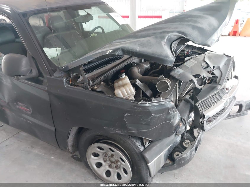 2005 Chevrolet Silverado Work Truck VIN: 1GCEC14X45Z2155 Lot: 43064478