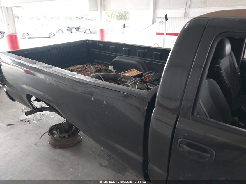 2005 Chevrolet Silverado Work Truck VIN: 1GCEC14X45Z2155 Lot: 43064478