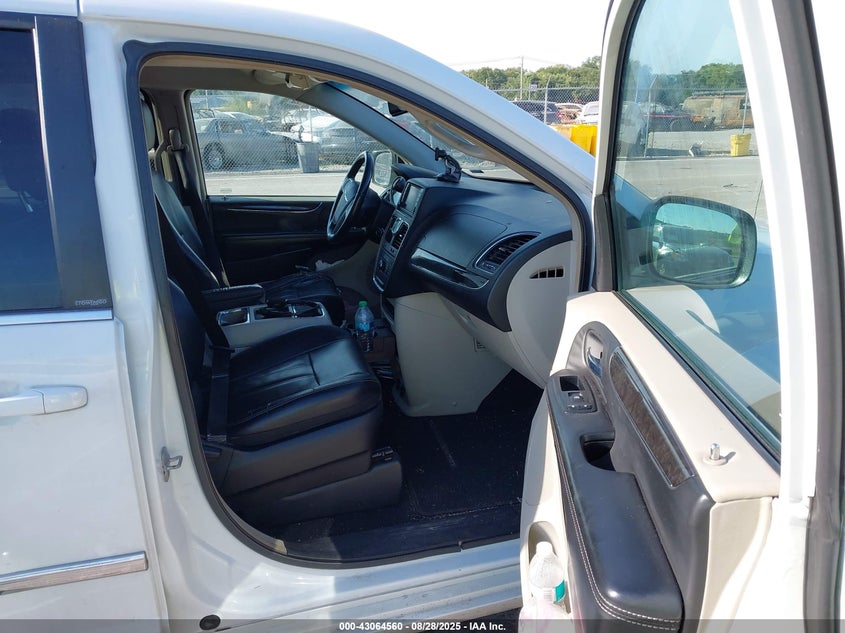 2014 CHRYSLER TOWN & COUNTRY TOURING - 2C4RC1BGXER158275
