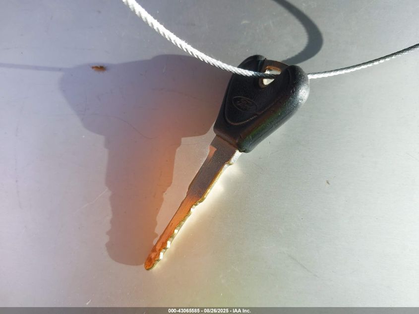 1998 Ford Escort Se VIN: 3FAFP15P4WR252737 Lot: 43065585