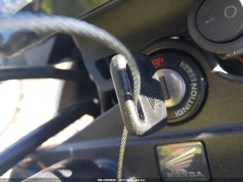 2025 Honda Grom A VIN: MLHJC9250S5300214 Lot: 43065606