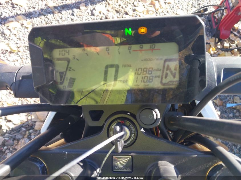 2025 Honda Grom A VIN: MLHJC9250S5300214 Lot: 43065606