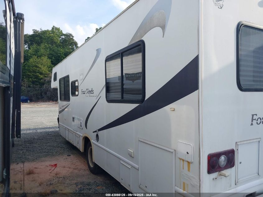 2005 Chevrolet Express Cutaway Base W/C7A VIN: 1GBJG31U151243860 Lot: 43066126