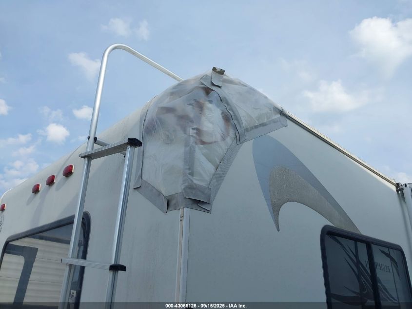 2005 Chevrolet Express Cutaway Base W/C7A VIN: 1GBJG31U151243860 Lot: 43066126