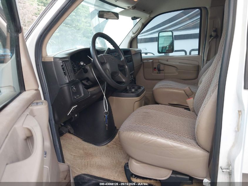 2005 Chevrolet Express Cutaway Base W/C7A VIN: 1GBJG31U151243860 Lot: 43066126