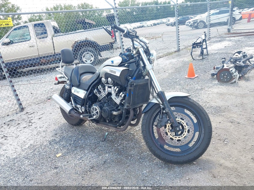 JYA2WEE05VA058597 1997 Yamaha Vmx12 auction photo 1
