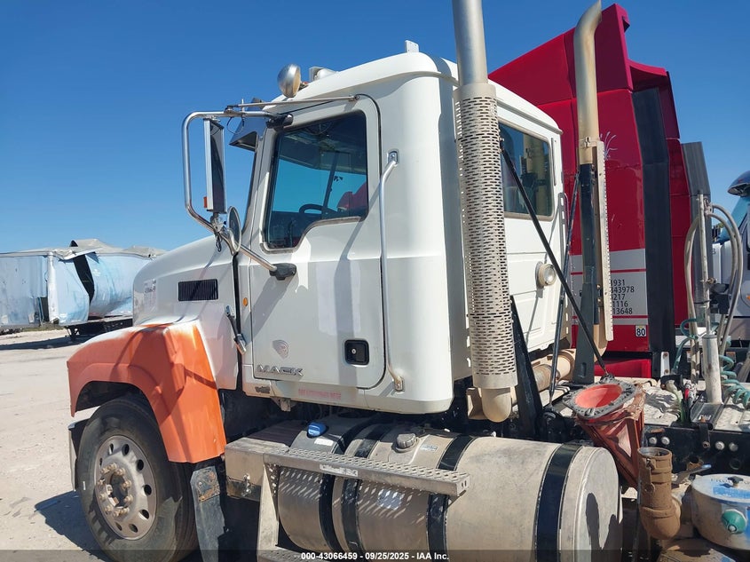 2013 OTHER MACK 600 CHU600 TRUCK N/A