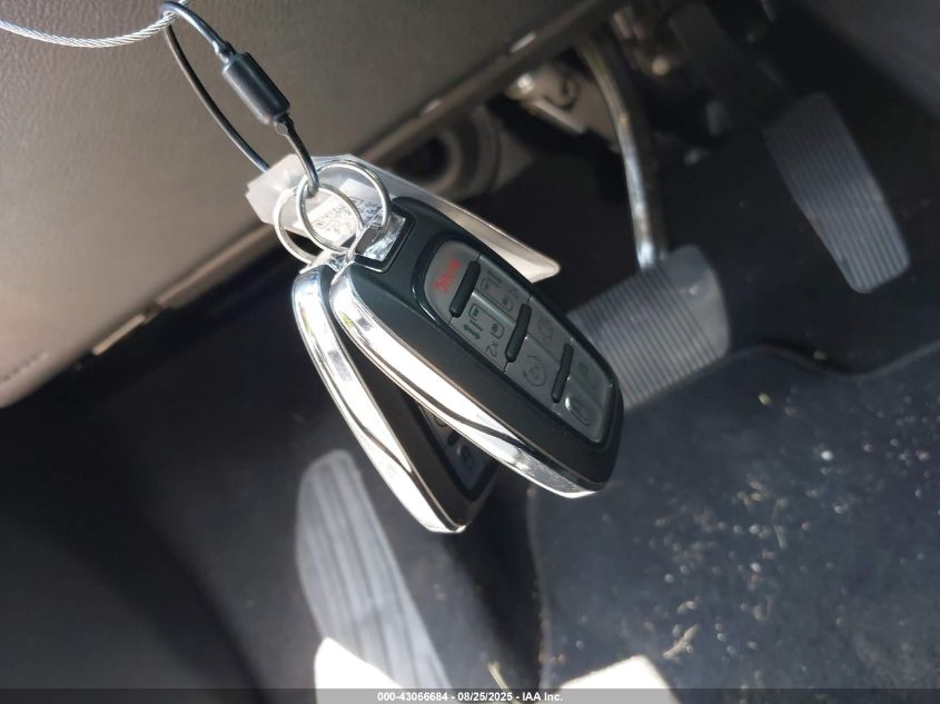 2025 Chrysler Pacifica - 2C4RC1BG8SR555365