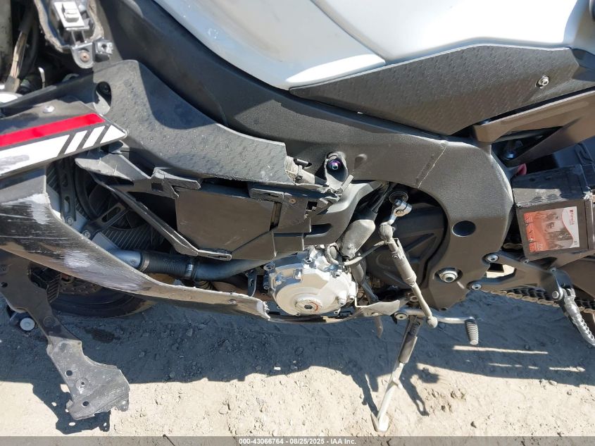 2016 Yamaha Yzfr1S C VIN: JYARN42Y2GA000228 Lot: 43066764