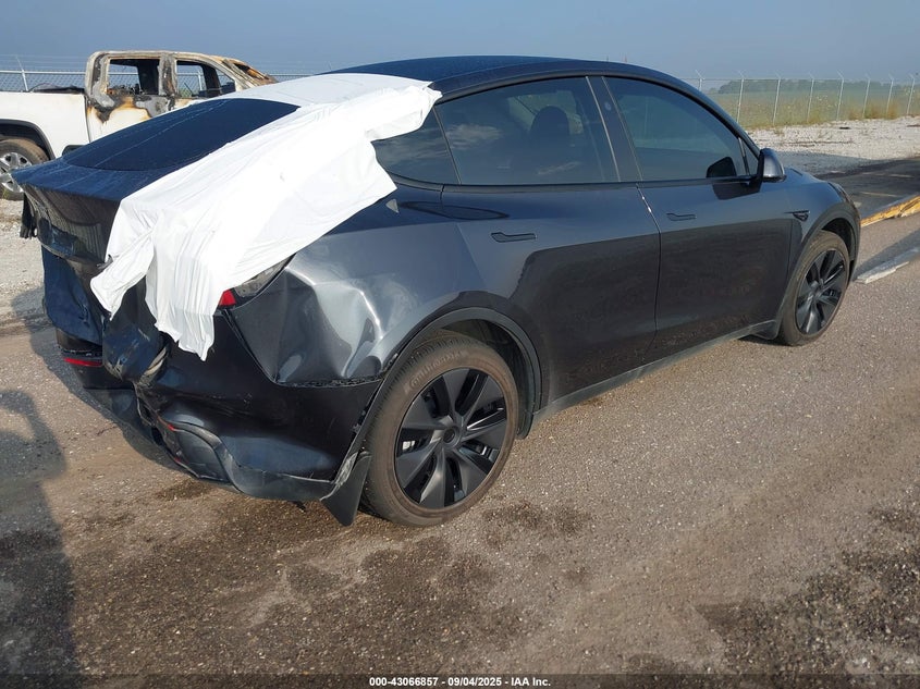 Vin: 7saygaee8sf293792, lot: 43561079, tesla model y long range dual motor all-wheel drive 20254