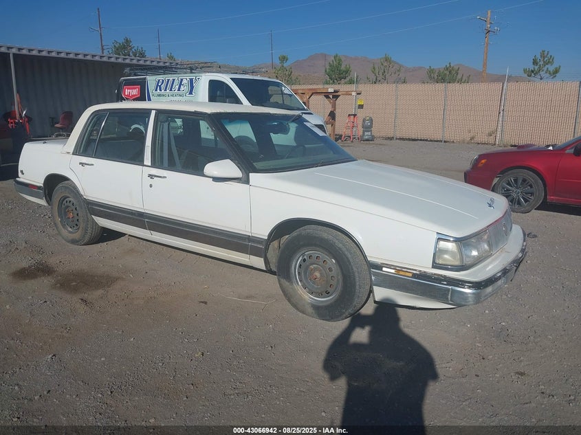 1990 Buick Electra Park Avenue white sedan gasoline 1G4CW54C0L1603179 photo #1