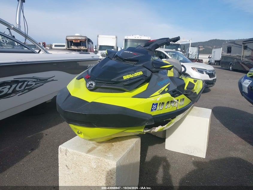 2018 Seadoo Rxt-X 300 yellow null null YDV09756B818 photo #3