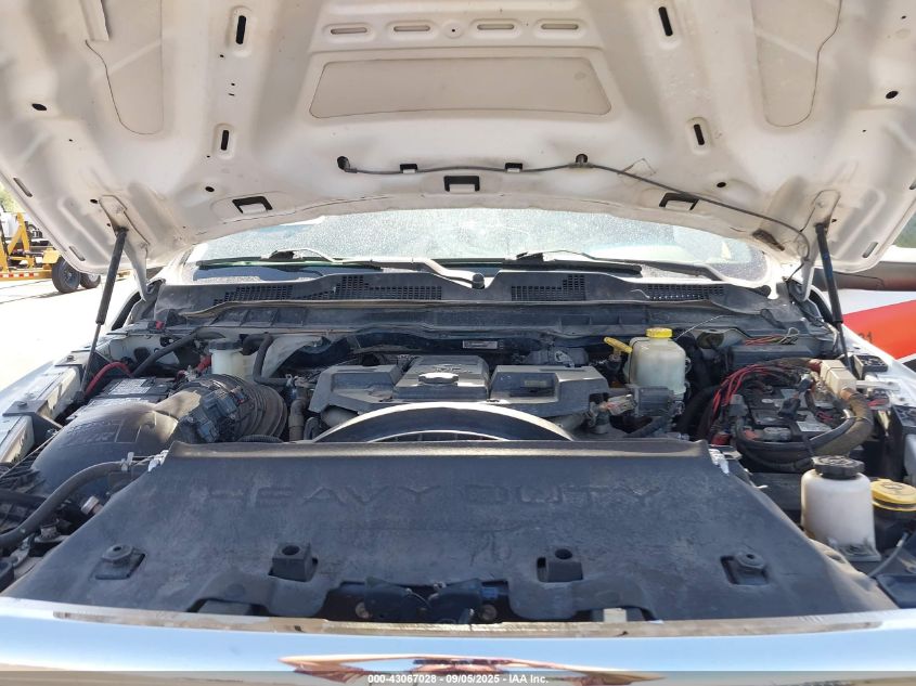 2015 Ram 5500 Chassis Tradesman/Slt VIN: 3C7WRNBL4FG668329 Lot: 43067028