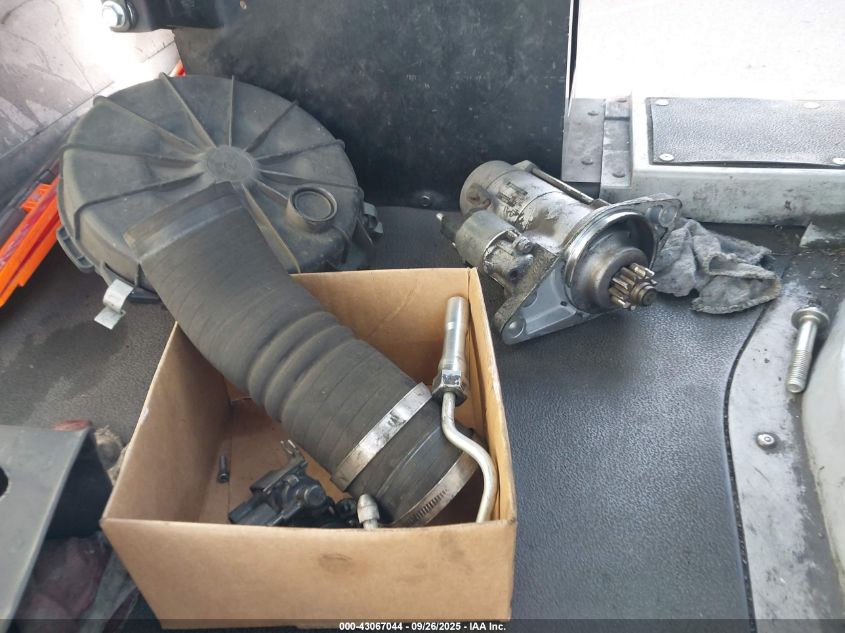 2015 Isuzu Commercial Van VIN: JALB4T177F7W00202 Lot: 43067044