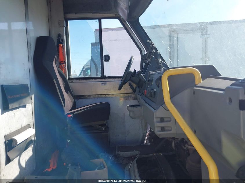 2015 Isuzu Commercial Van VIN: JALB4T177F7W00202 Lot: 43067044