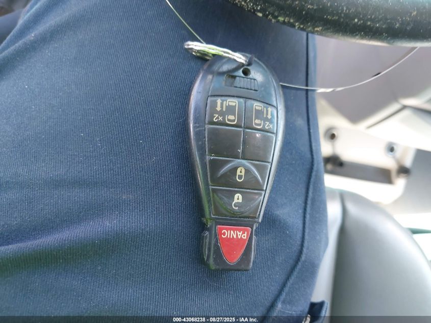 2010 Volkswagen Routan Se VIN: 2V4RW3D14AR388146 Lot: 43068238