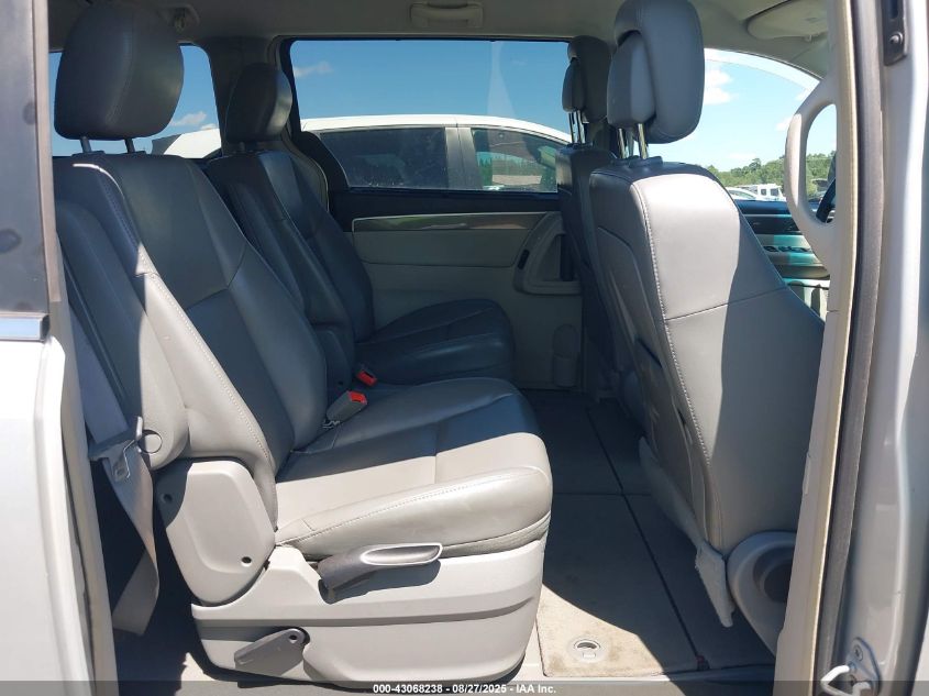 2010 Volkswagen Routan Se VIN: 2V4RW3D14AR388146 Lot: 43068238