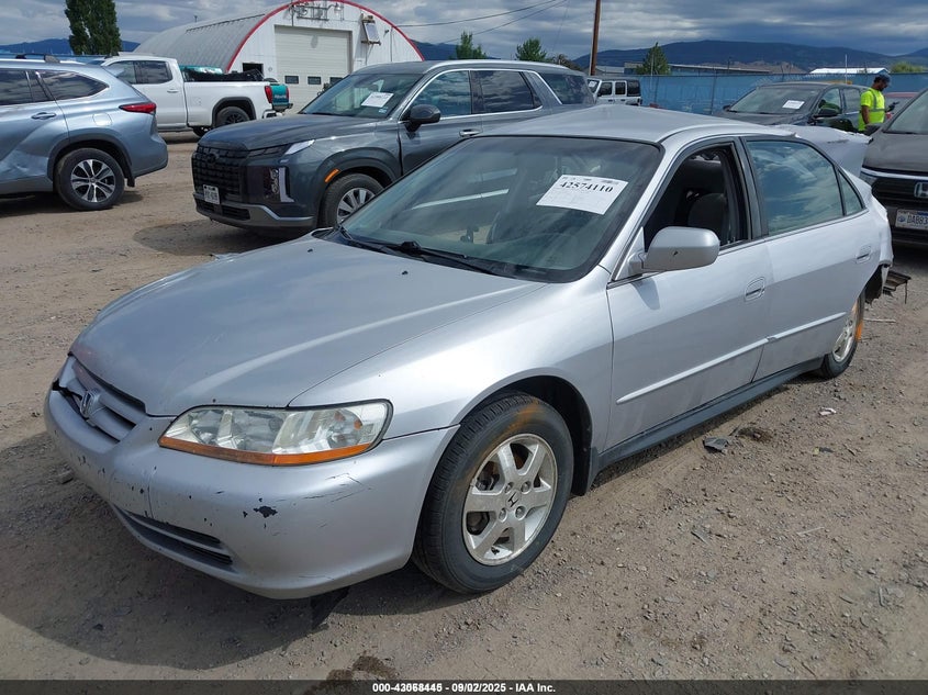 1HGCG56441A815752 2001 HONDA ACCORD photo no. 2