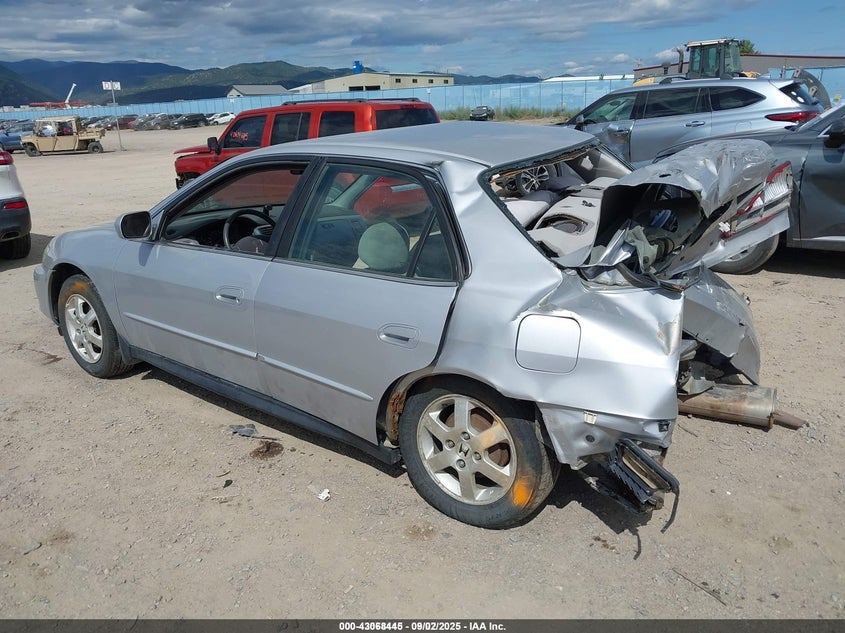 1HGCG56441A815752 2001 HONDA ACCORD photo no. 3