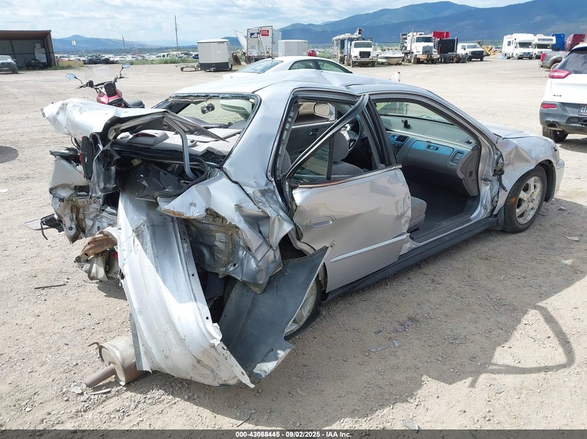 1HGCG56441A815752 2001 HONDA ACCORD photo no. 4