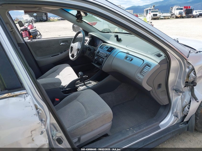 1HGCG56441A815752 2001 HONDA ACCORD photo no. 5