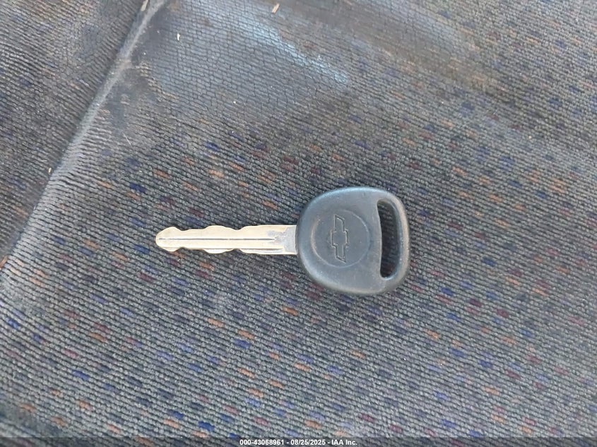 1999 Chevrolet Silverado 2500 Ls VIN: 1GCGK24U9XE191870 Lot: 43068961