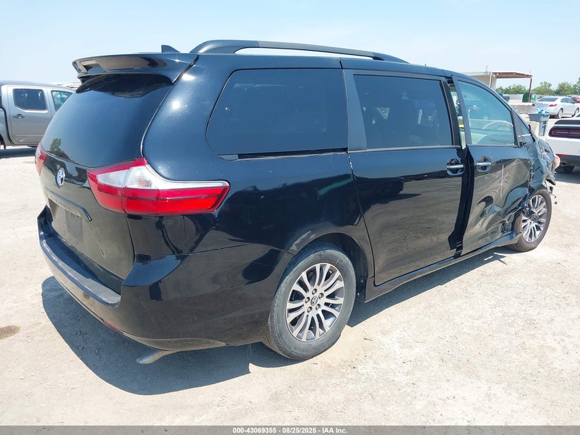 2019 TOYOTA SIENNA XLE 8 PASSENGER - 5TDYZ3DC3KS015767