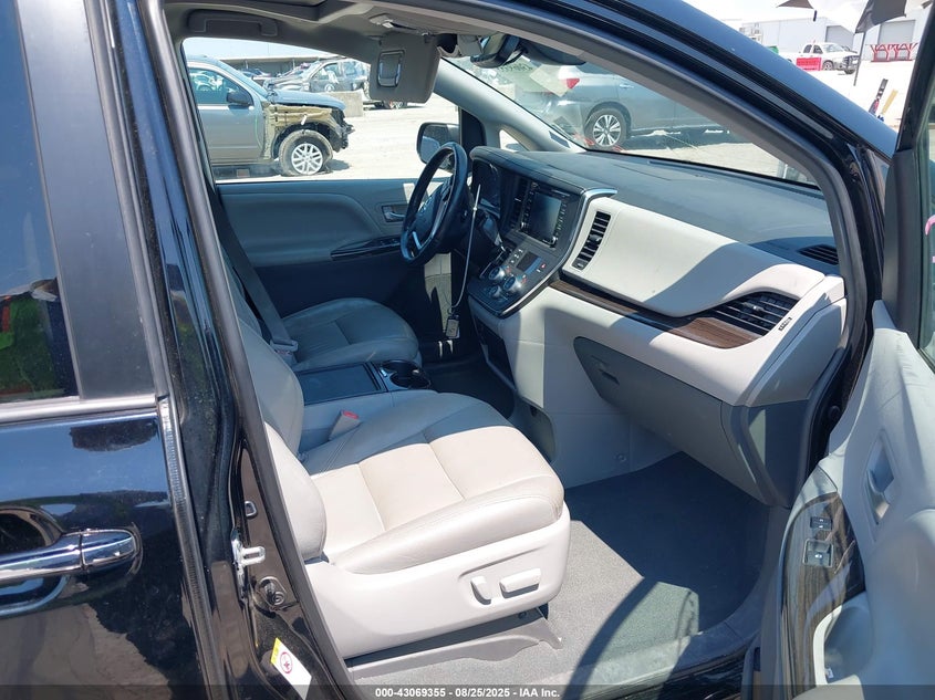 2019 TOYOTA SIENNA XLE 8 PASSENGER - 5TDYZ3DC3KS015767