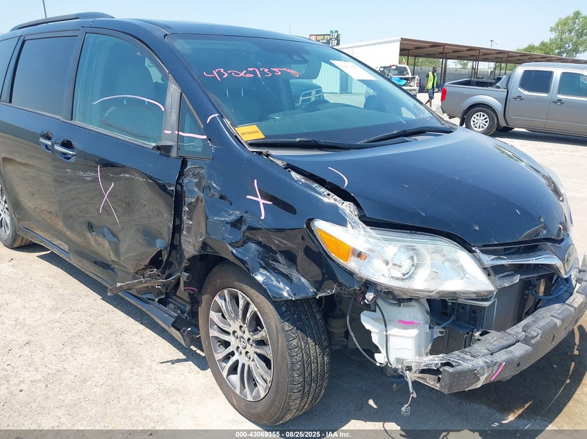 2019 TOYOTA SIENNA XLE 8 PASSENGER - 5TDYZ3DC3KS015767