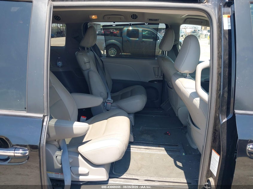 2019 TOYOTA SIENNA XLE 8 PASSENGER - 5TDYZ3DC3KS015767