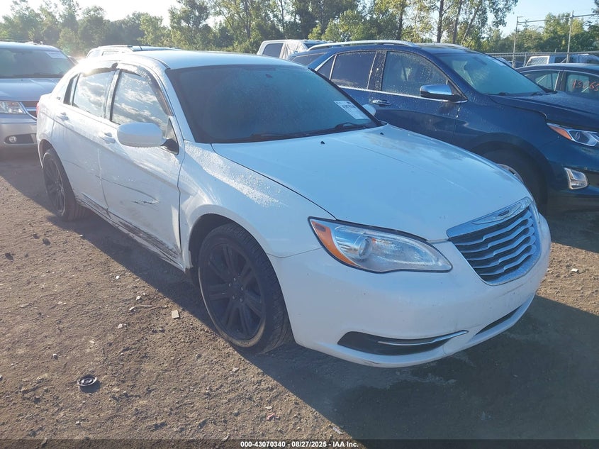 Vin: 1c3ccbbb2cn131747, lot: 43564580, chrysler 200 touring 2012 img_1