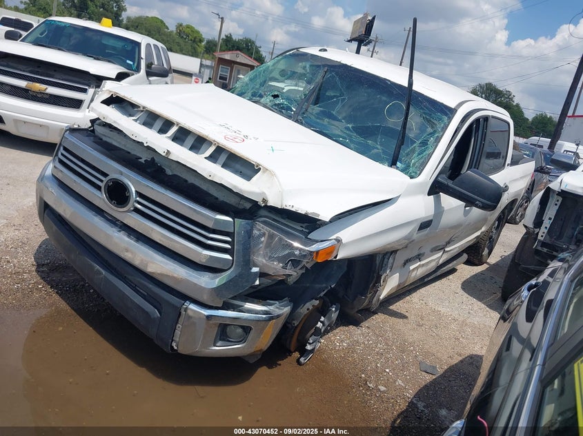 2017 TOYOTA TUNDRA SR5 5.7L V8 - 5TFEW5F18HX214934