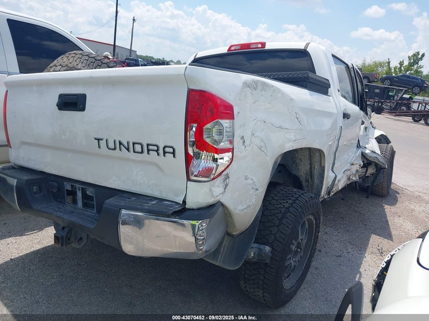 2017 TOYOTA TUNDRA SR5 5.7L V8 - 5TFEW5F18HX214934
