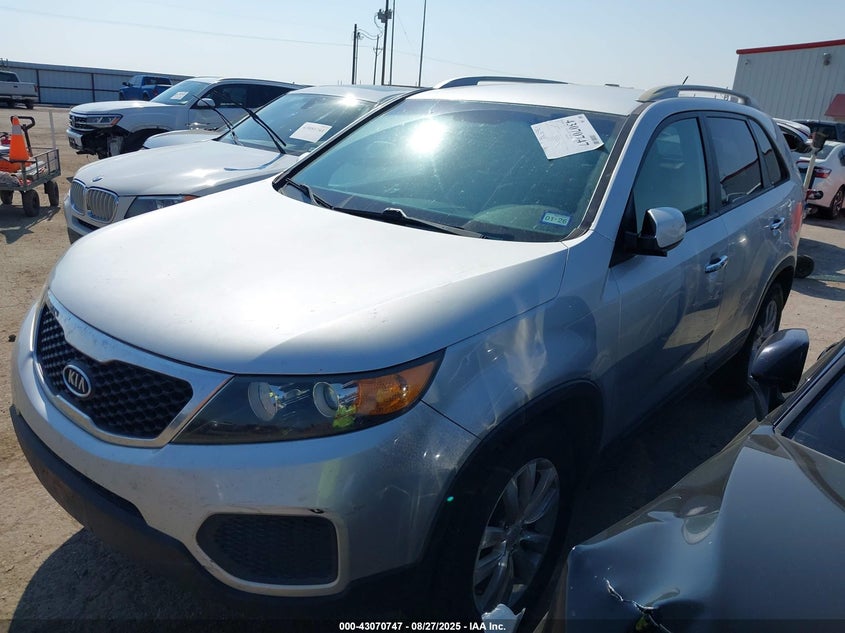 5XYKT4A25BG070047 2011 KIA SORENTO photo no. 2