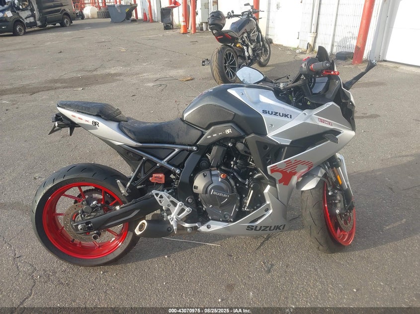 2024 SUZUKI GSX800 F - JS1EM13B1R7102337
