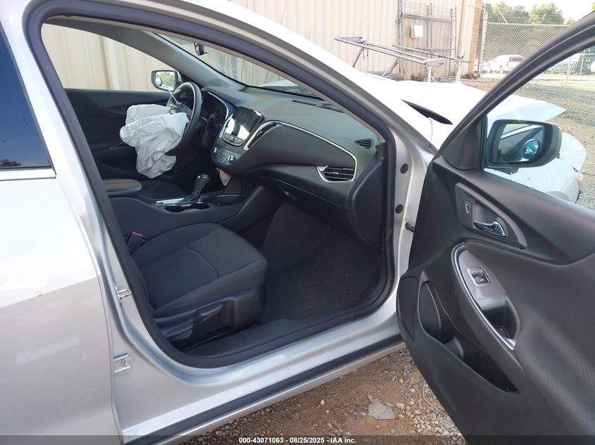 2019 Chevrolet Malibu Lt VIN: 1G1ZD5ST1KF157738 Lot: 43071063