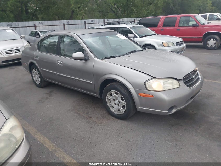 JN1CA31D5YT743862 2000 Nissan Maxima Gle/Gxe/Se auction photo 1