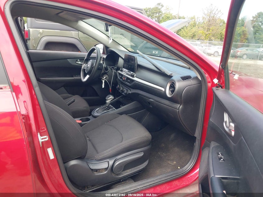 2021 Kia Forte 2.0 Lxs Red Lot 111043073162 Vin 3KPF24AD2ME332242