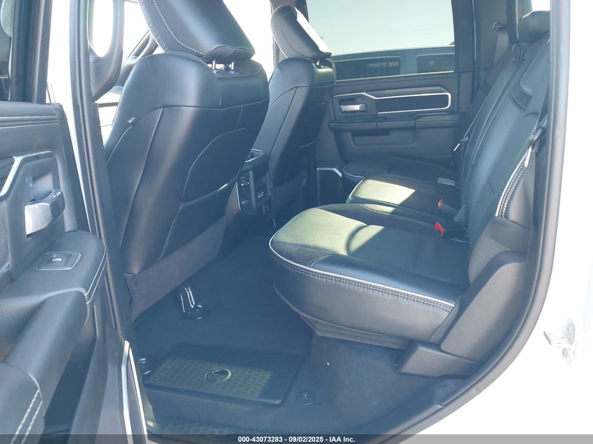 2024 Ram 3500 Laramie 4X4 8' Box VIN: 3C63RRJL3RG384856 Lot: 43073283