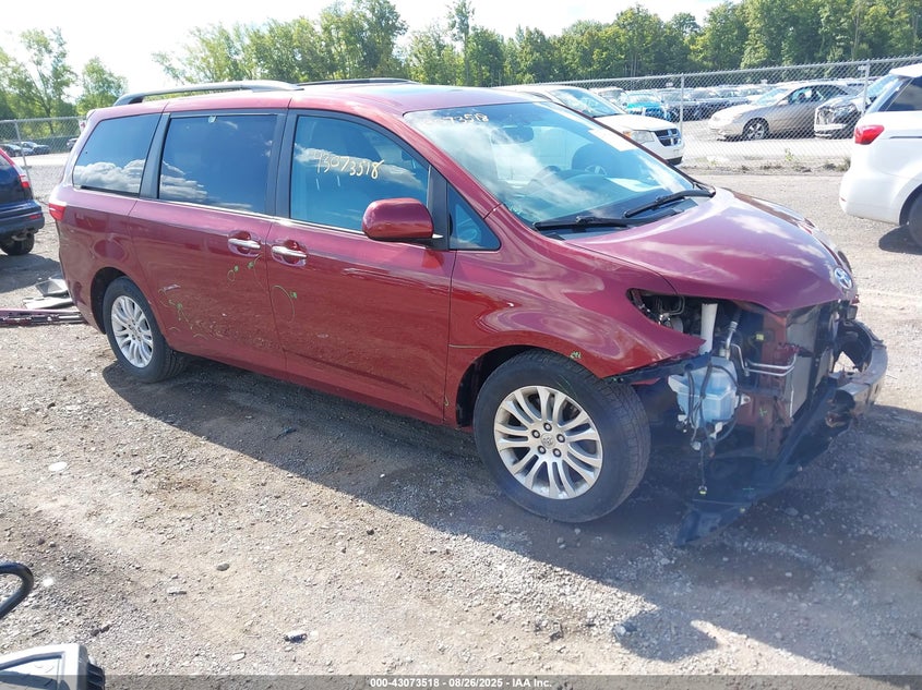 5TDYK3DC8FS620846 2015 Toyota Sienna Xle 8 Passenger auction photo 1